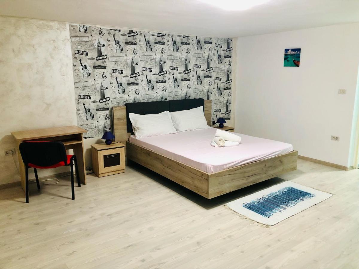 Central Park - Big Apartment - 3 Rooms - Free Parking T5 Timisoara Esterno foto
