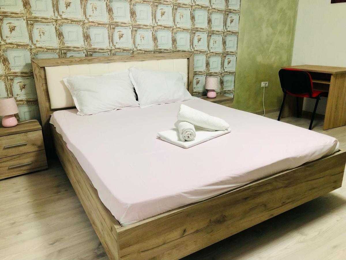 Central Park - Big Apartment - 3 Rooms - Free Parking T5 Timisoara Esterno foto
